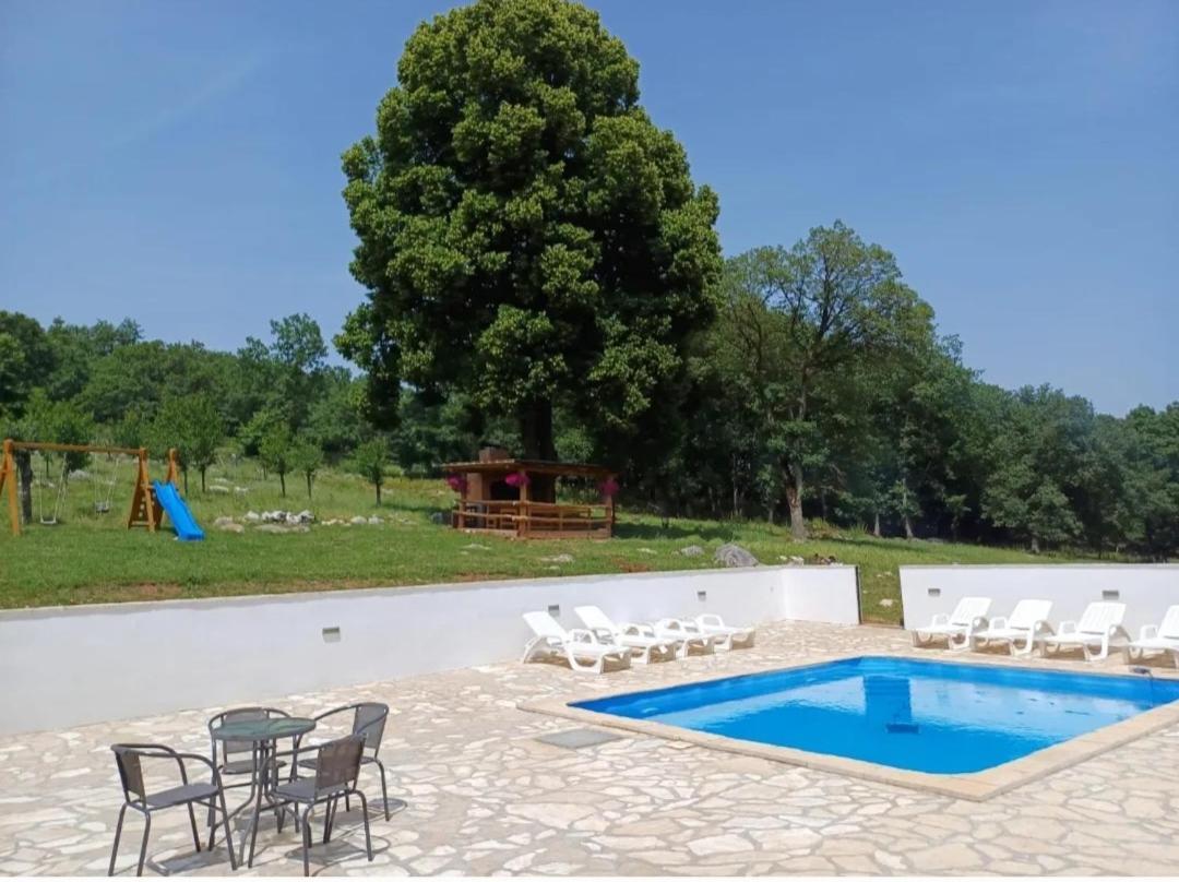 Farma & Apartmani II Opg Sasa Delic Grabusic Exterior foto